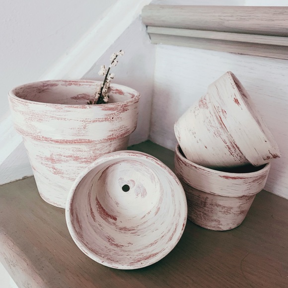 Other - Aged Terracotta planters with hanging twine holder